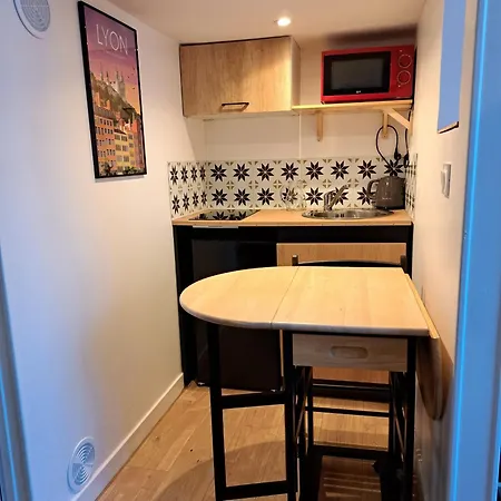 Studio Cosy Entierement Renove A Deux Pas De Lyon Fontaines-sur-Saone Exterior photo