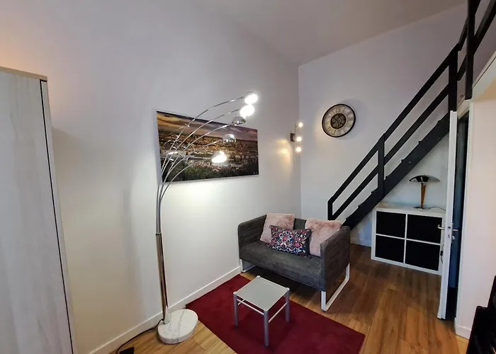 Studio Cosy Entierement Renove A Deux Pas De Lyon