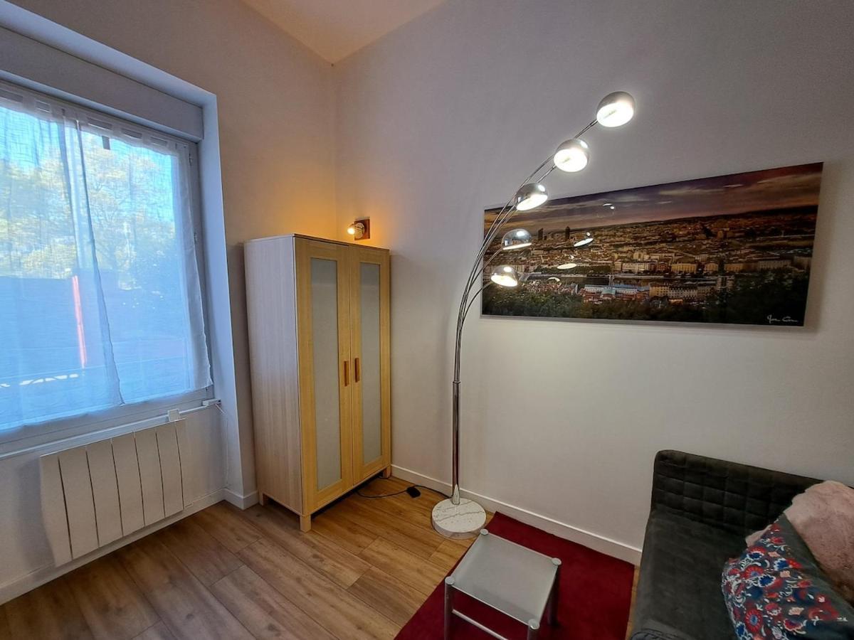 Cosy Entierement Renove A Deux Pas De Lyon Apartment