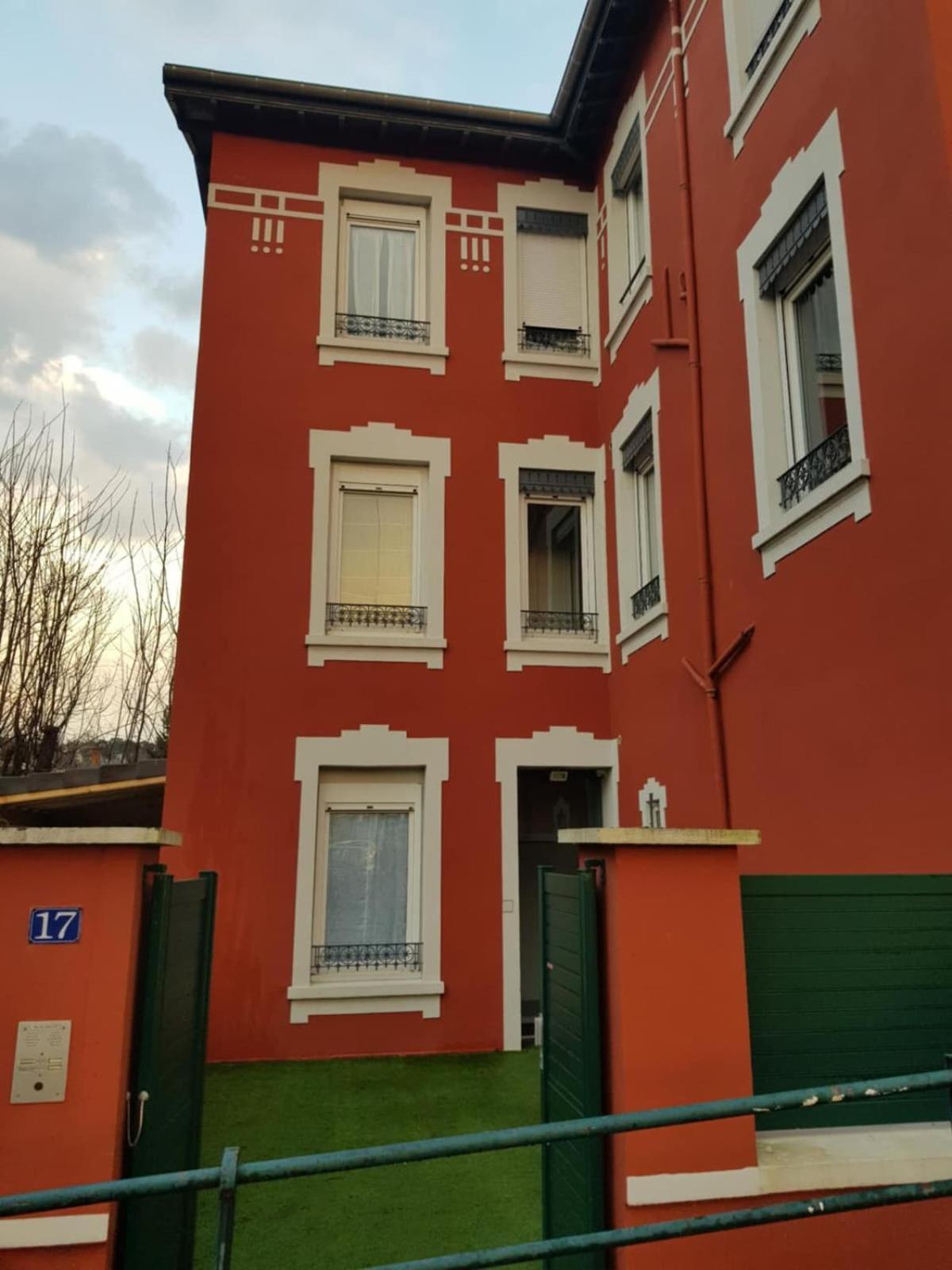 Cosy Entierement Renove A Deux Pas De Lyon * Fontaines-sur-Saone